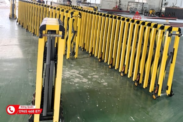 Mẫu cổng xếp kéo tay cho ngân hàng