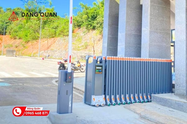 Phương tiện ra vào là yếu tố xác định kích thước cổng xếp
