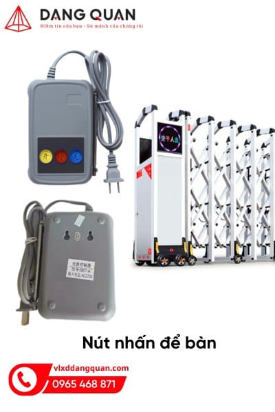 Nút nhấn để bàn cổng xếp tự động có ba nút bấm và dây nguồn