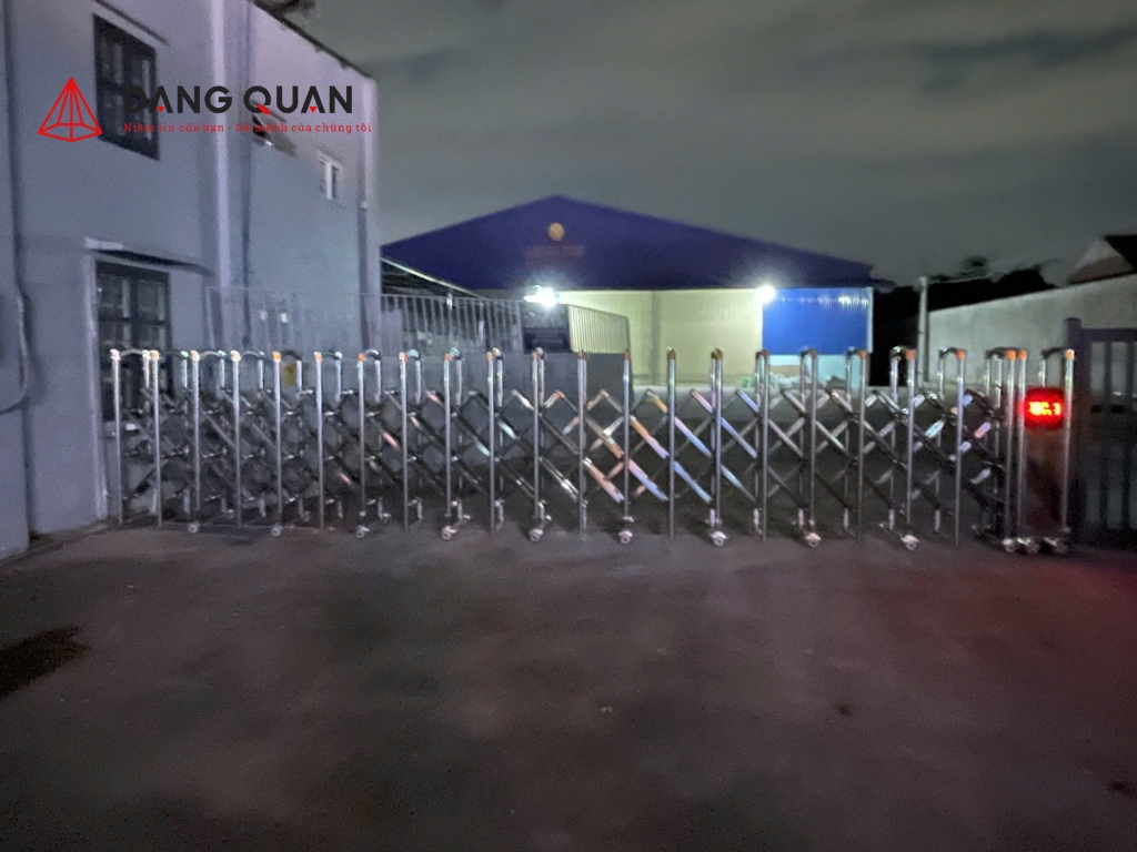 Cổng xếp tại nhà máy nhựa