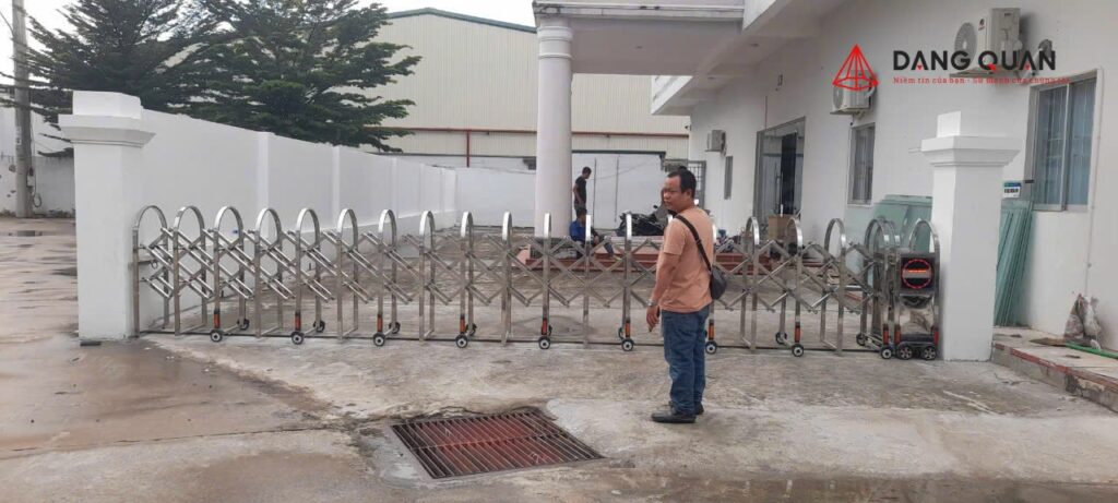 Lắp đặt cổng xếp tại Tân Uyên Bình Dương