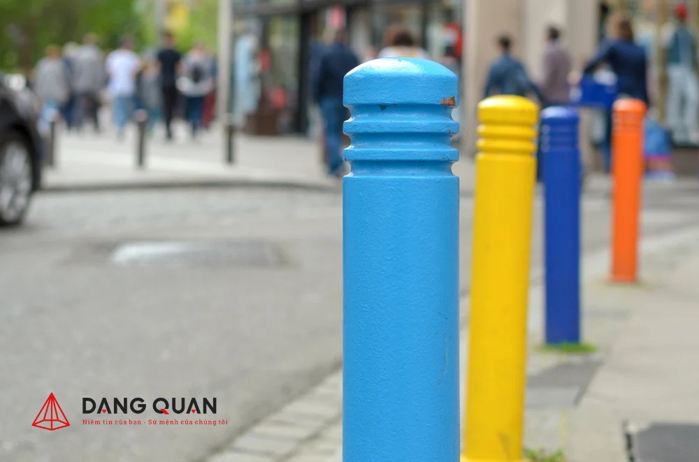 Sơn cột chắn bollard