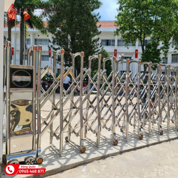 Cổng xếp inox