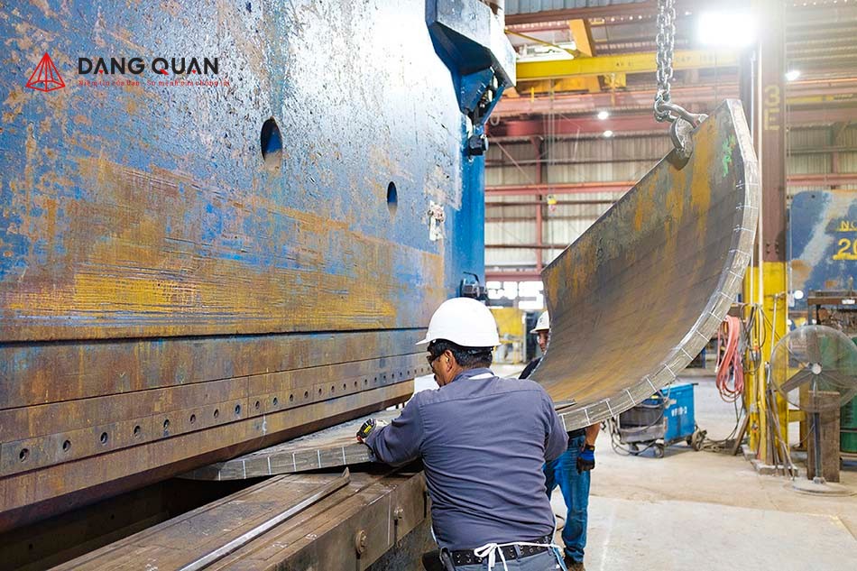 Gia công thép tấm tphcm