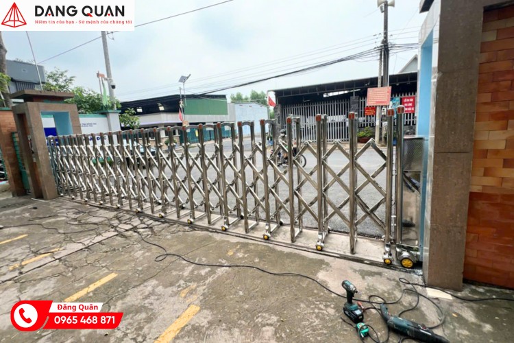 Sửa cửa cổng xếp tại KCN Mỹ Phước