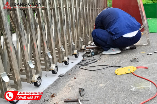 Thi công lắp đặt cổng xếp tại Kiên Giang