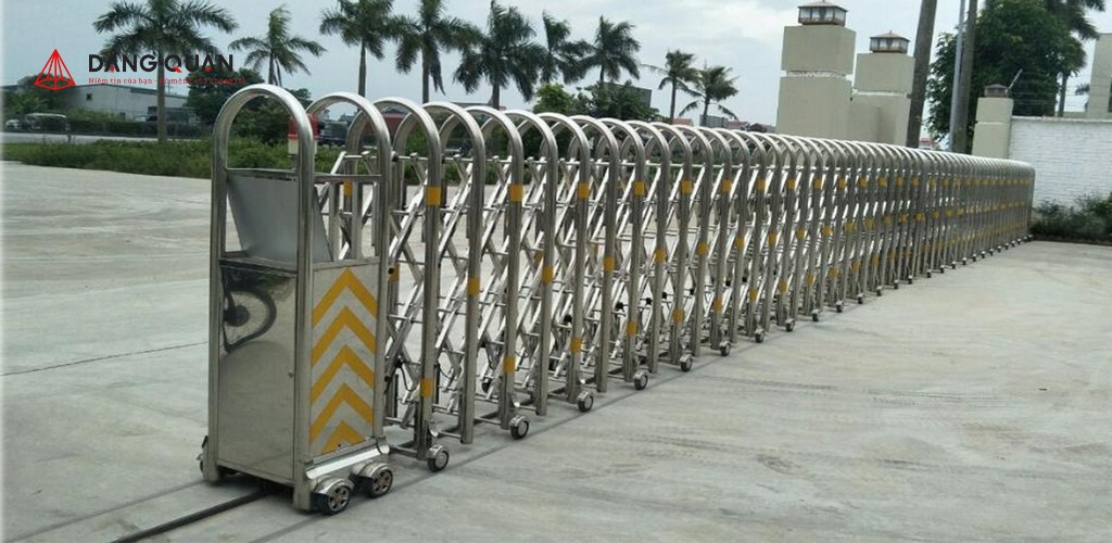 Lắp đặt cổng xếp tại Huế