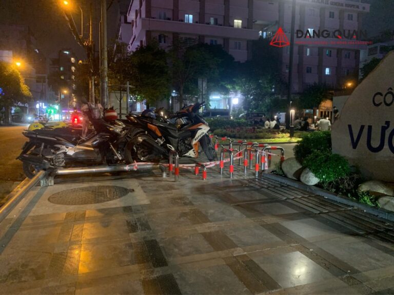 Lắp đặt rào chắn vỉa hè tại công viên Vườn Lài
