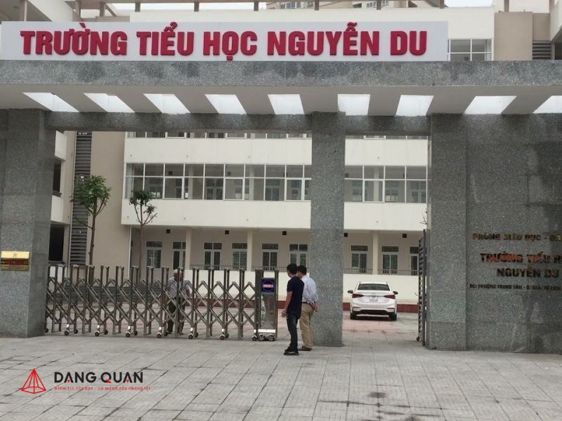 Cổng xếp tại trường học