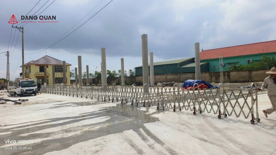 Kinh phí hạn chế nên chọn cổng xếp nào