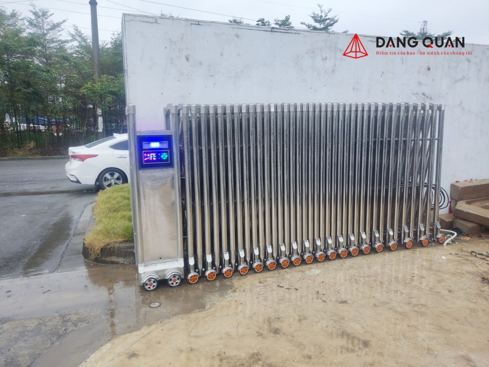 Lắp đặt cổng xếp ở Sơn La