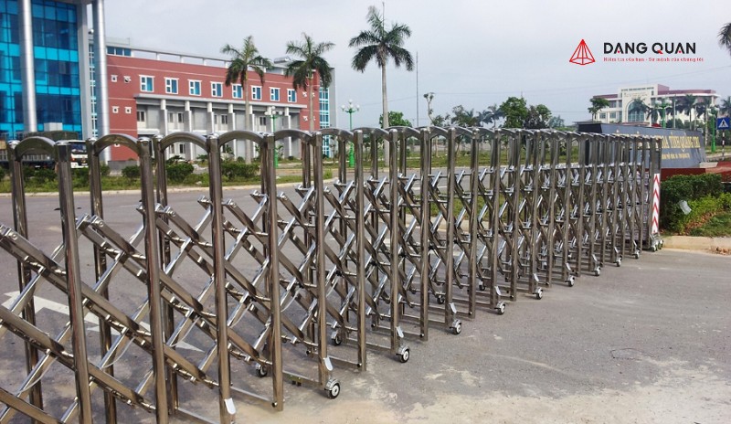 Lắp đặt cổng xếp tại Lai Châu