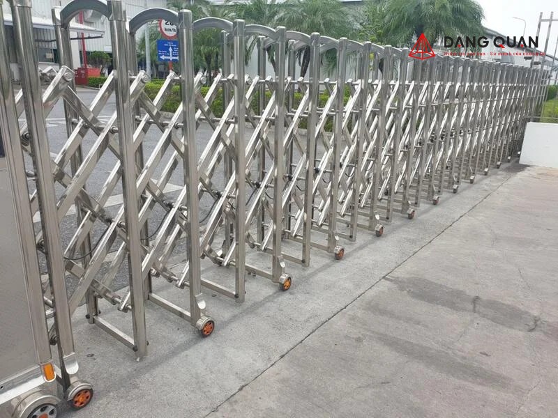 Lắp đặt cổng xếp tại Thái Nguyên