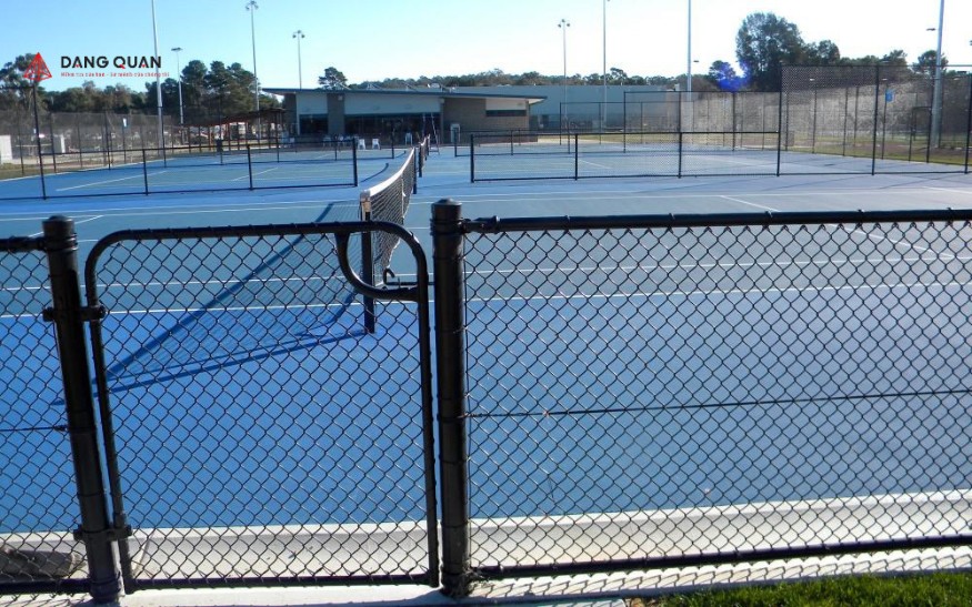 Mẫu cổng hàng rào sân tennis