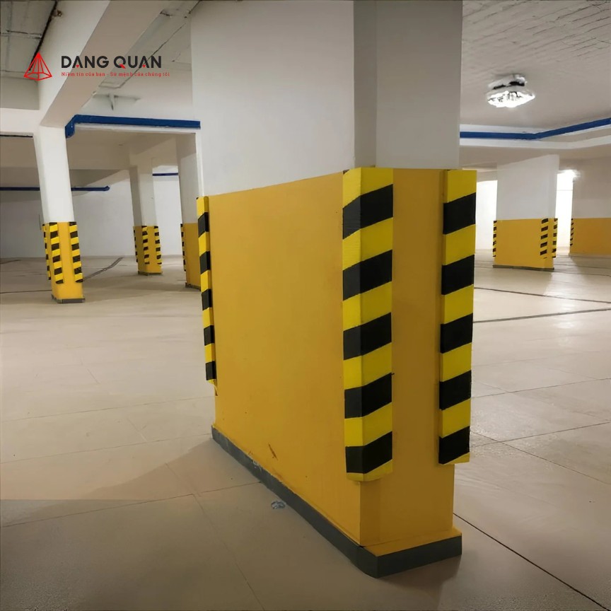 Tại sao nên dùng ốp cột cao su trong bãi gửi xe