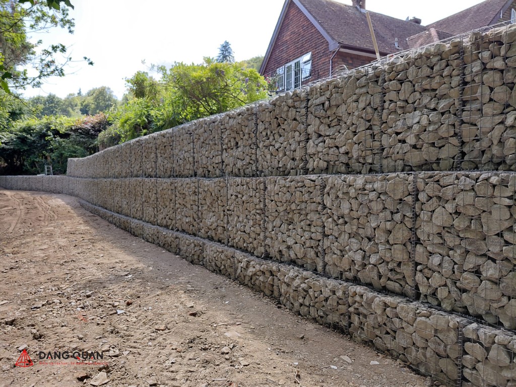 Bước 5: Hoàn thiện tường rọ đá