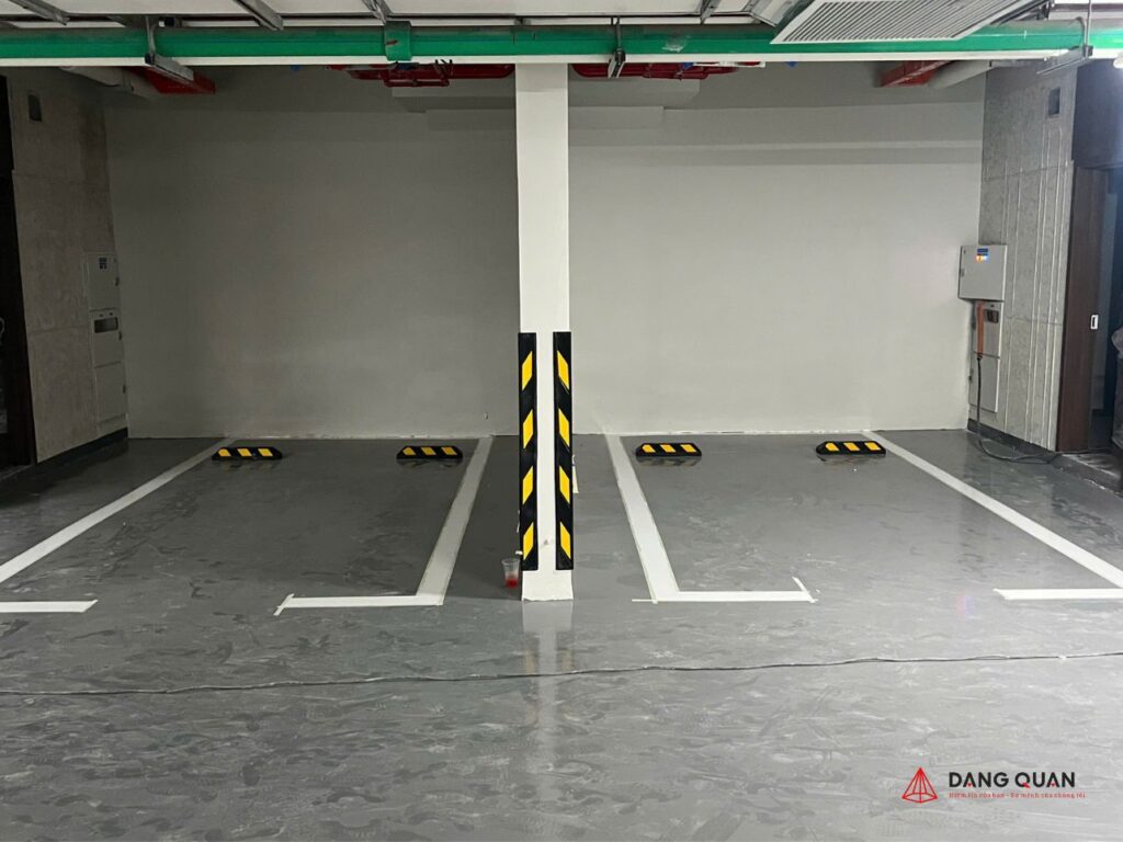 Các ô đậu xe được trang bị cục chặn bánh xe tiêu chuẩn