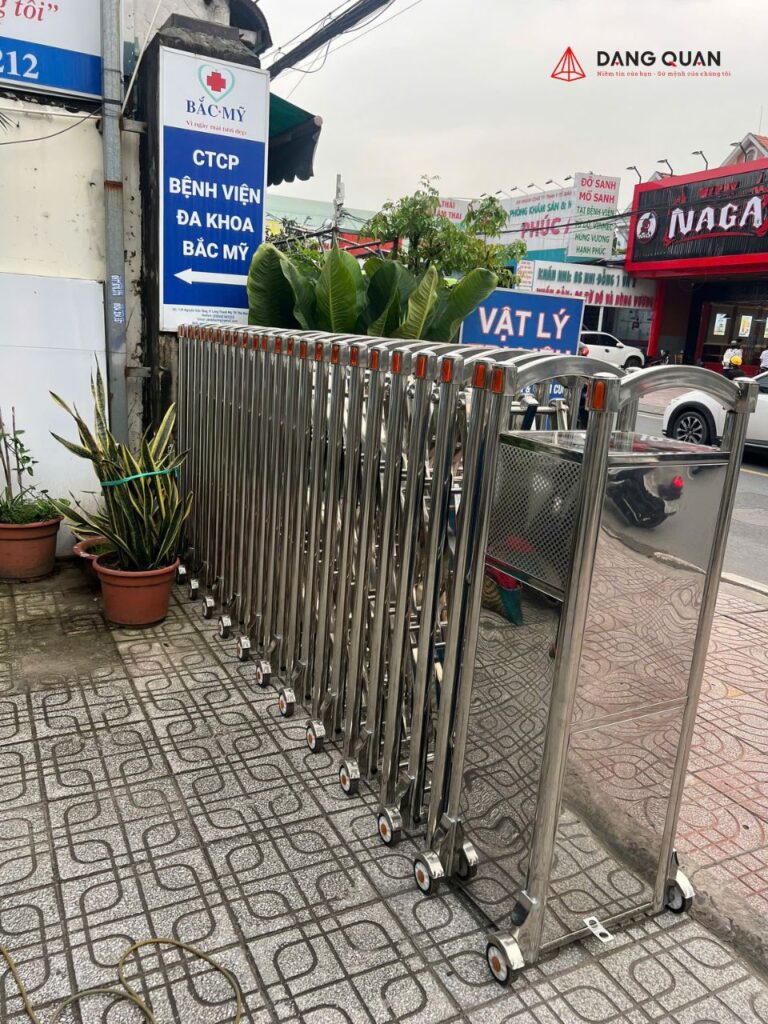 Lắp đặt cổng xếp cho bệnh viện đa khoa Bắc Mỹ tại Thủ Đức